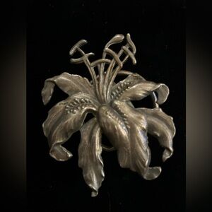 Vintage Art Nouveau Tiger Lily Flower Scarf Clip